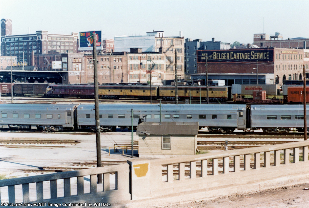 Santa Fe 4-4-2 Sleeper "Regal Center"